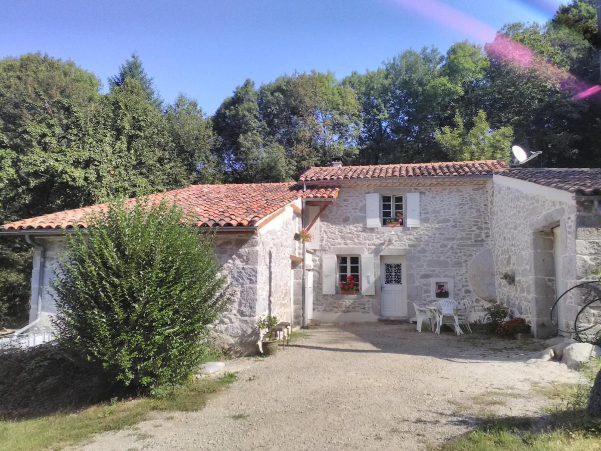 Gite Le Coumis 1370 Saint-Salvy-de-la-Balme Exterior photo